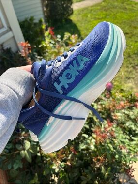 Hoka One Bondi 8
Comfort/Athletic
Medical Field Shoes
Size 5 for Women